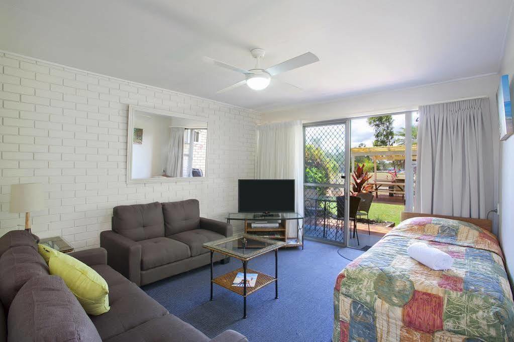 Regency Waterfront Noosa Aparthotel Noosaville Exterior photo